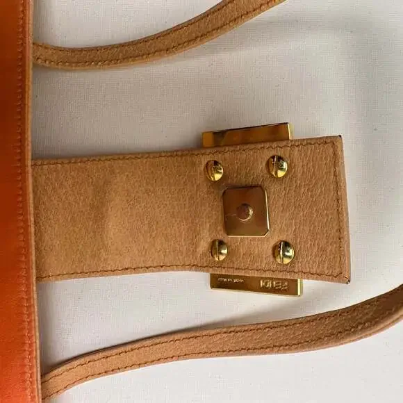 Bolso de hombro Fendi Mamma Baguette de cuero rosa ref.1597905 - - Picture 6 of 8